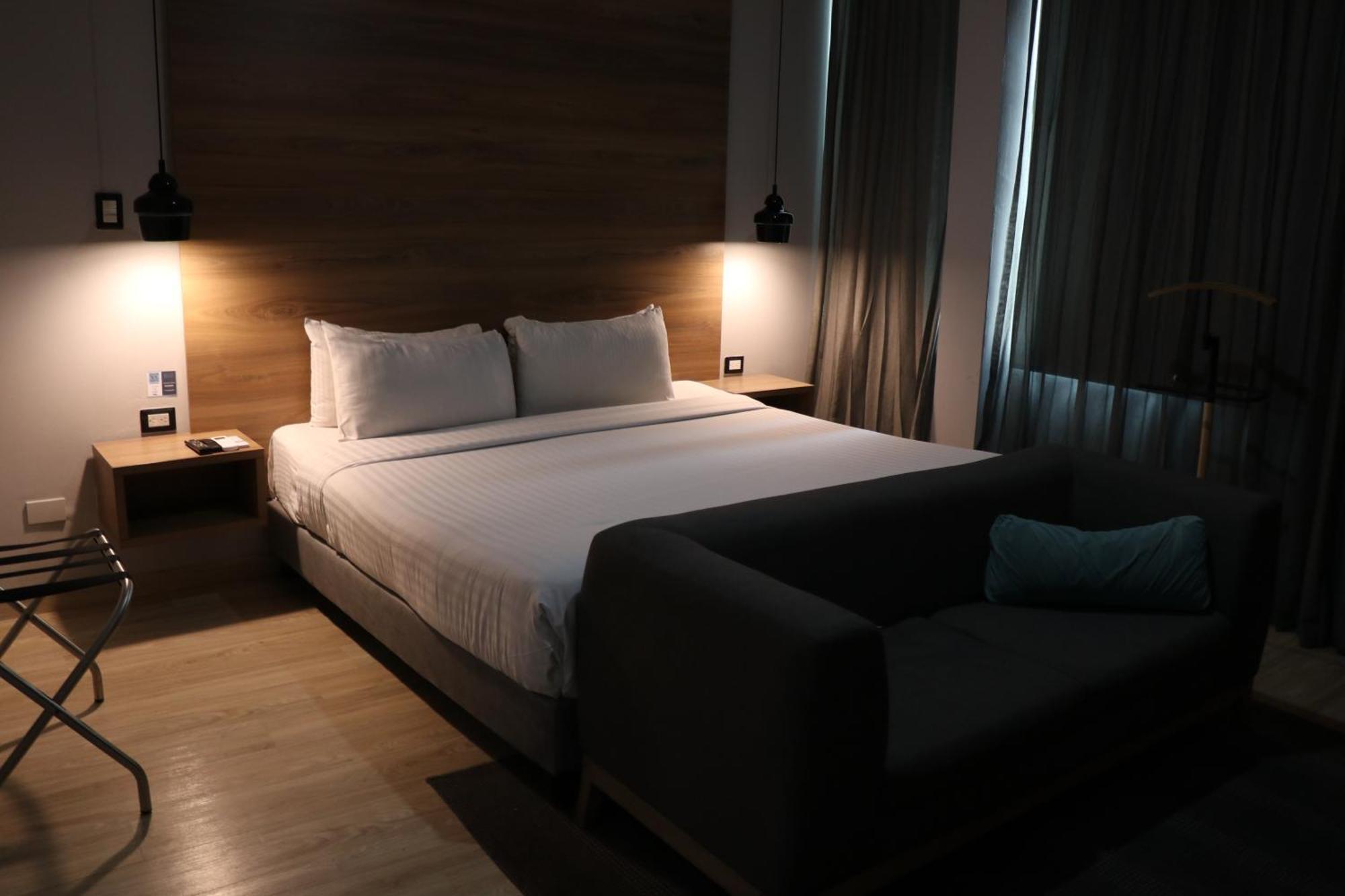 The Blue Hotel — Photos 1